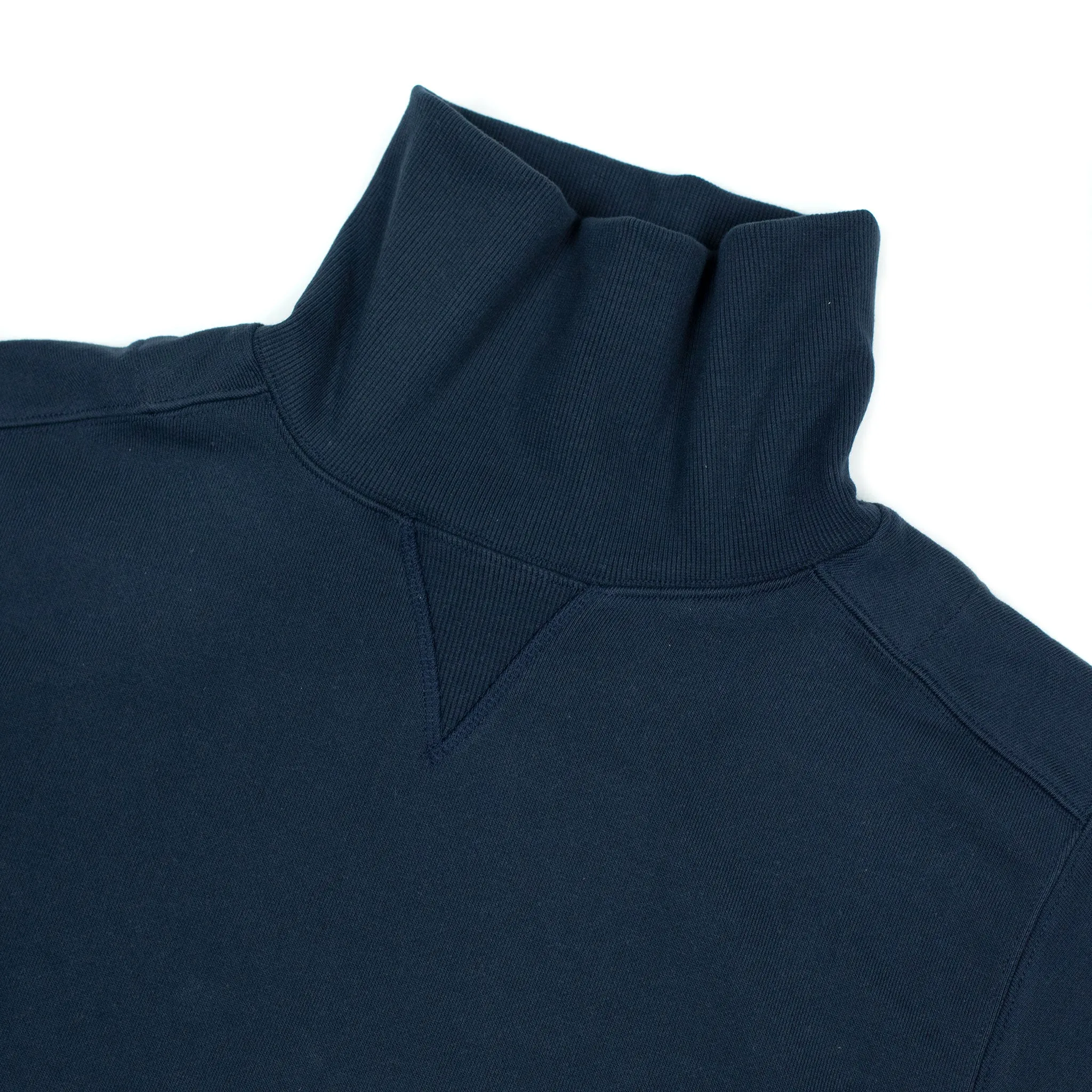 Rollneck in navy garment washed jersey (restock)