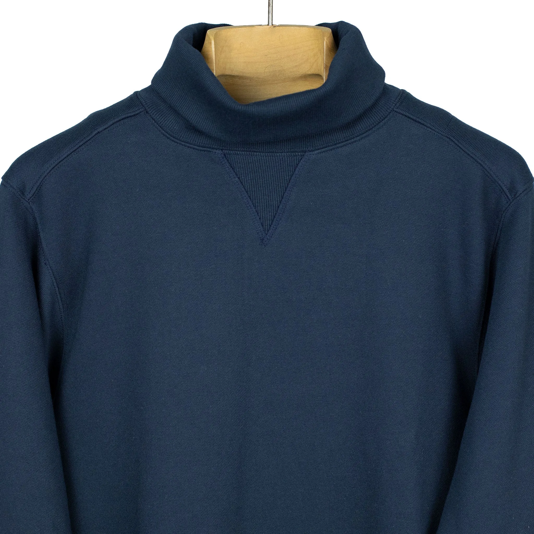 Rollneck in navy garment washed jersey (restock)